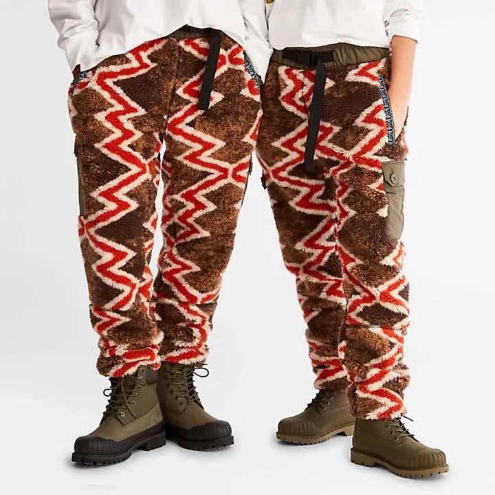 Bee Line x Timberland® Fleecehose in Rot