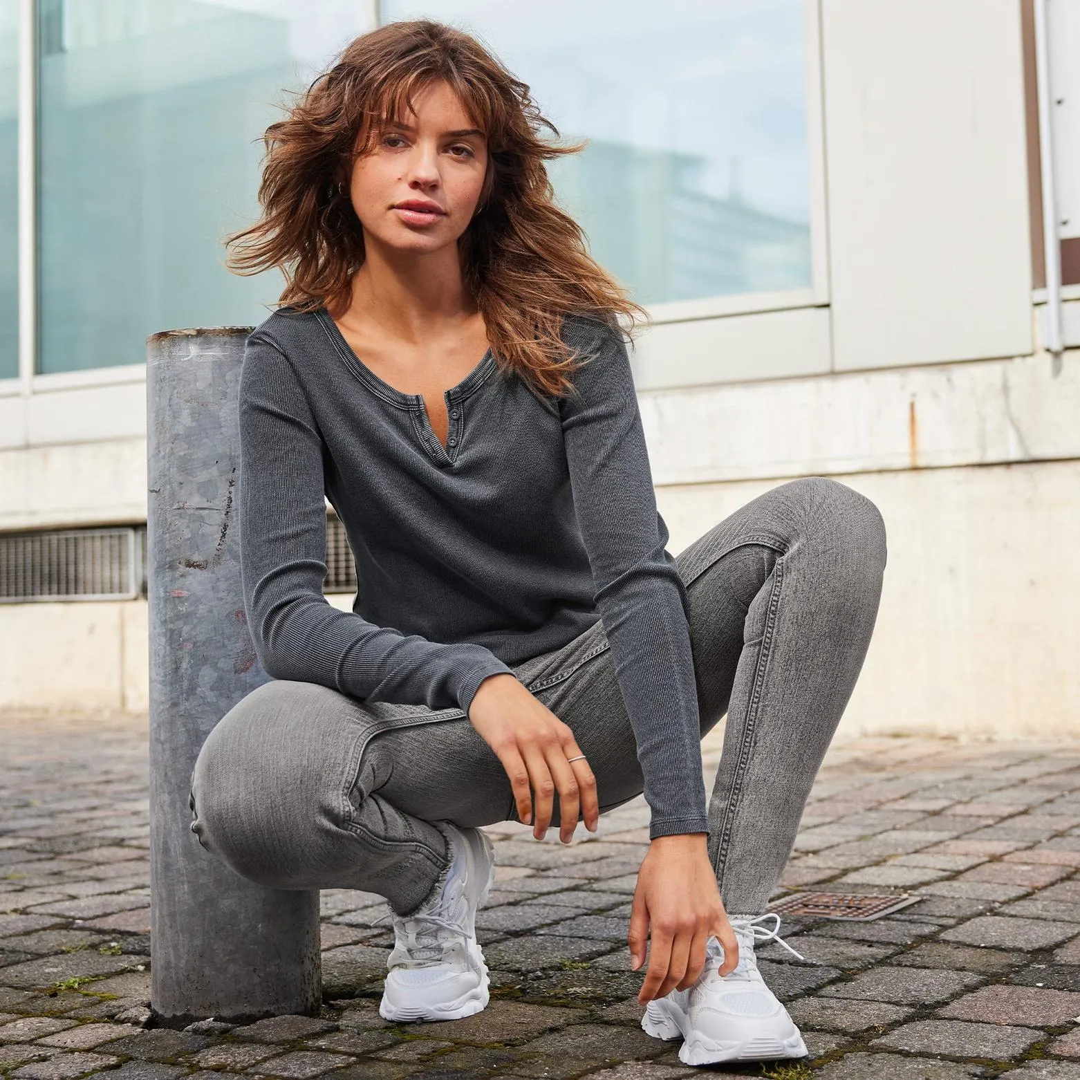 Damen-Langarmshirt mit V-Ausschnitt