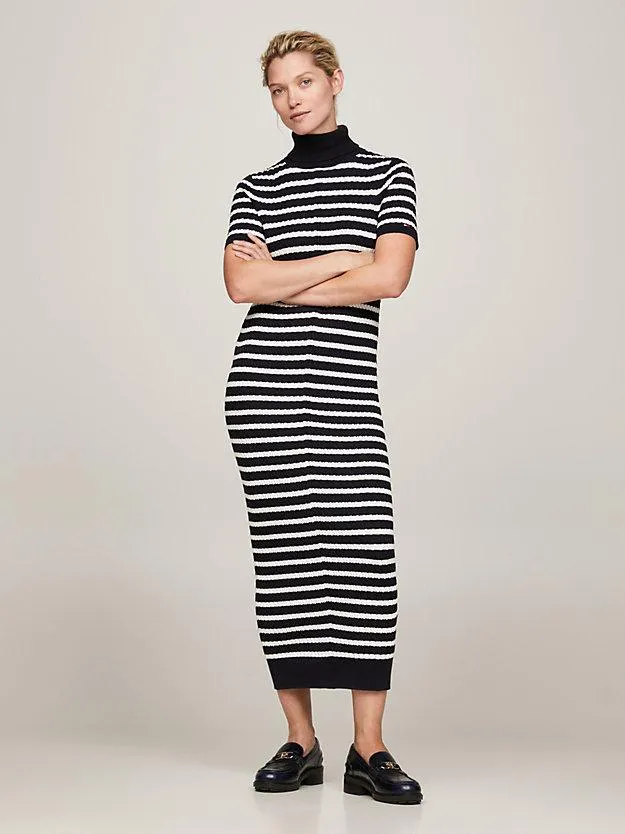Kurzärmeliges Sweatshirt-Kleid mit Zopfmuster