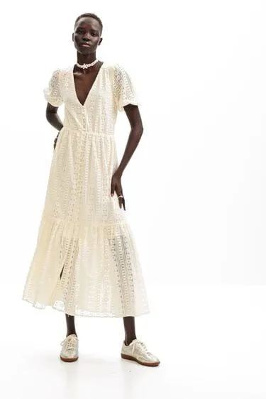 Langes Kleid Stickereien