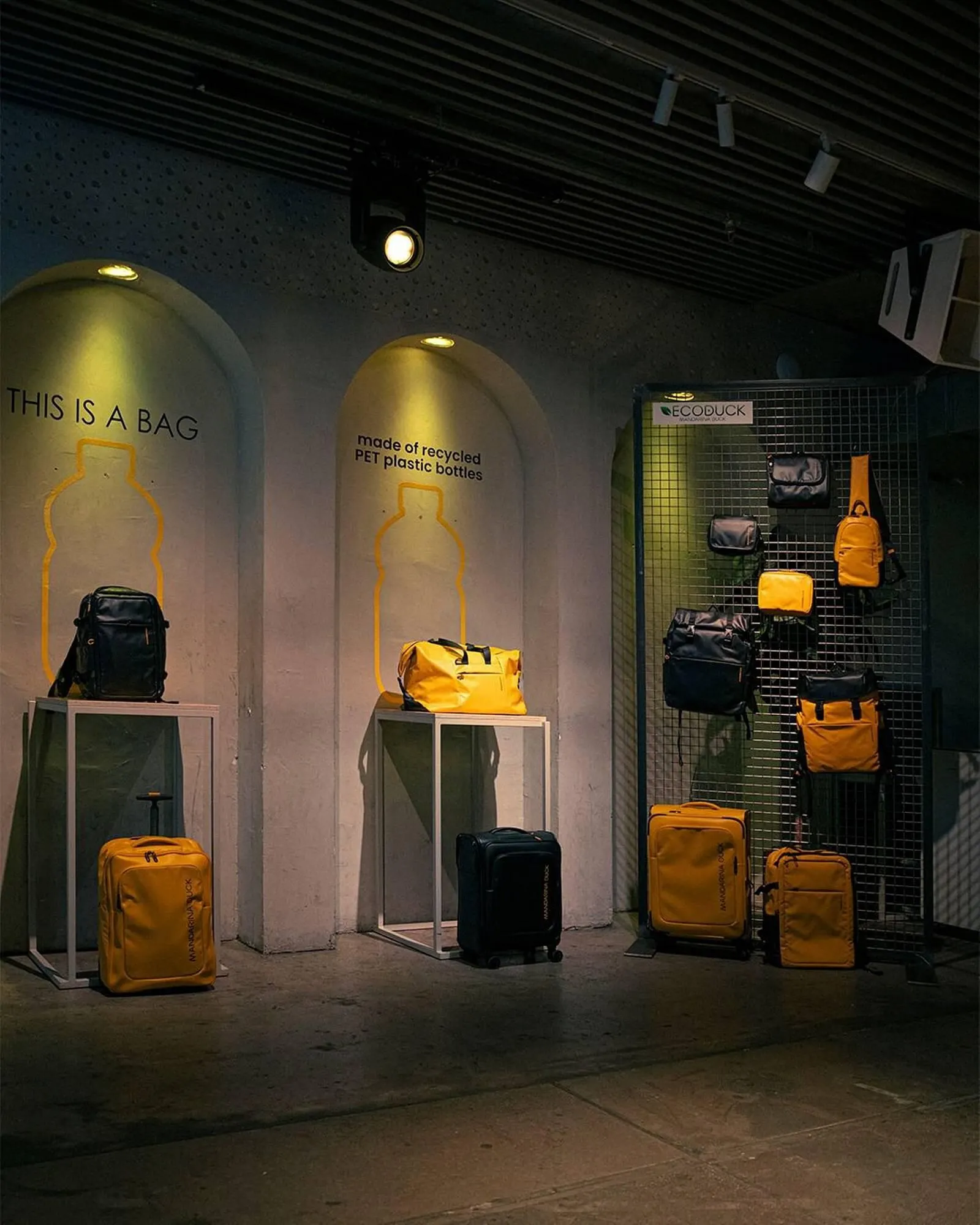 Mandarina Duck Flugblatt - 1