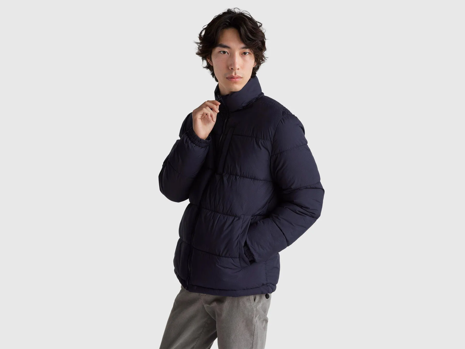 Daunenjacke aus Nylon mit recycelter Wattierung