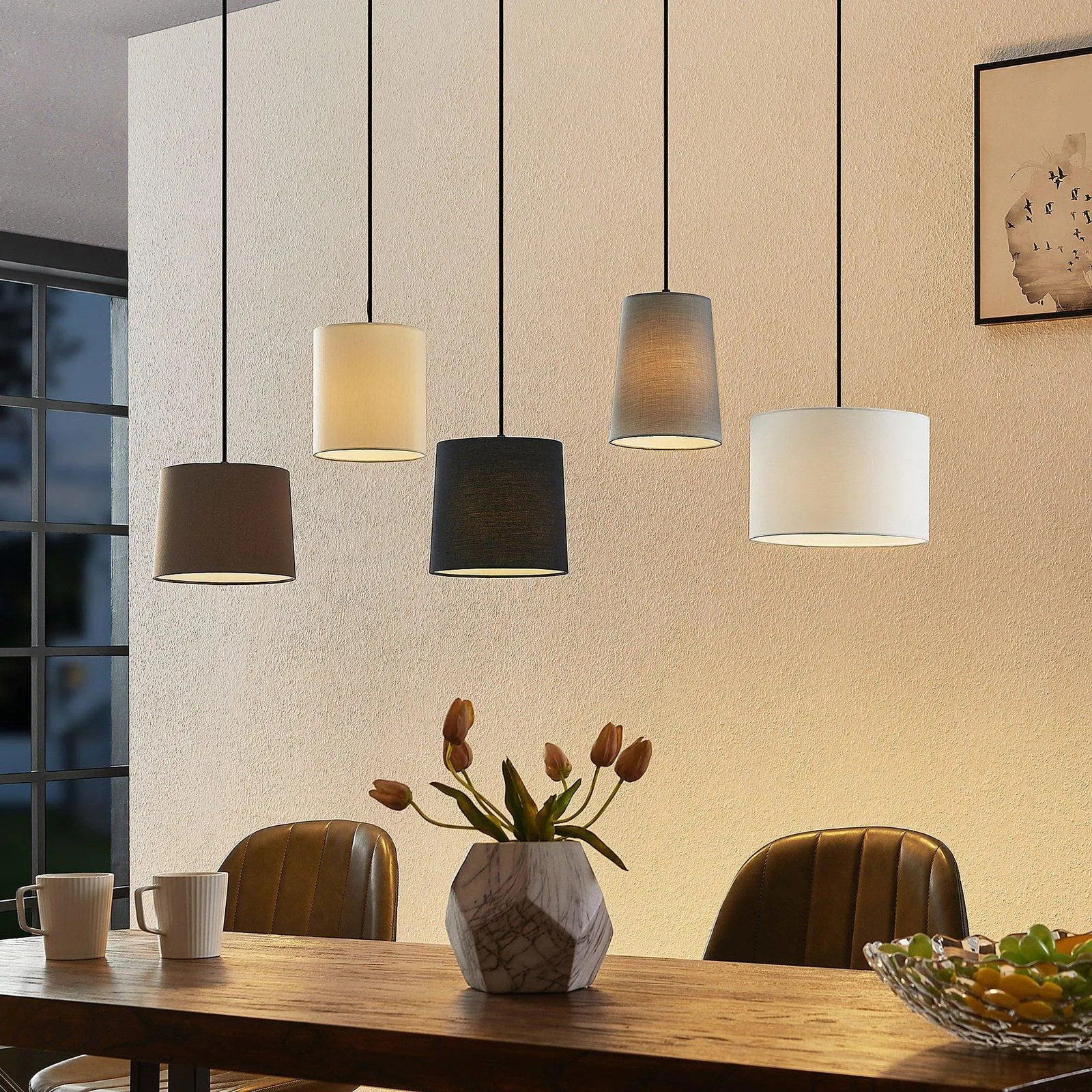 Lindby Amilia Hängeleuchte mit Stoffschirmen 5-fl.