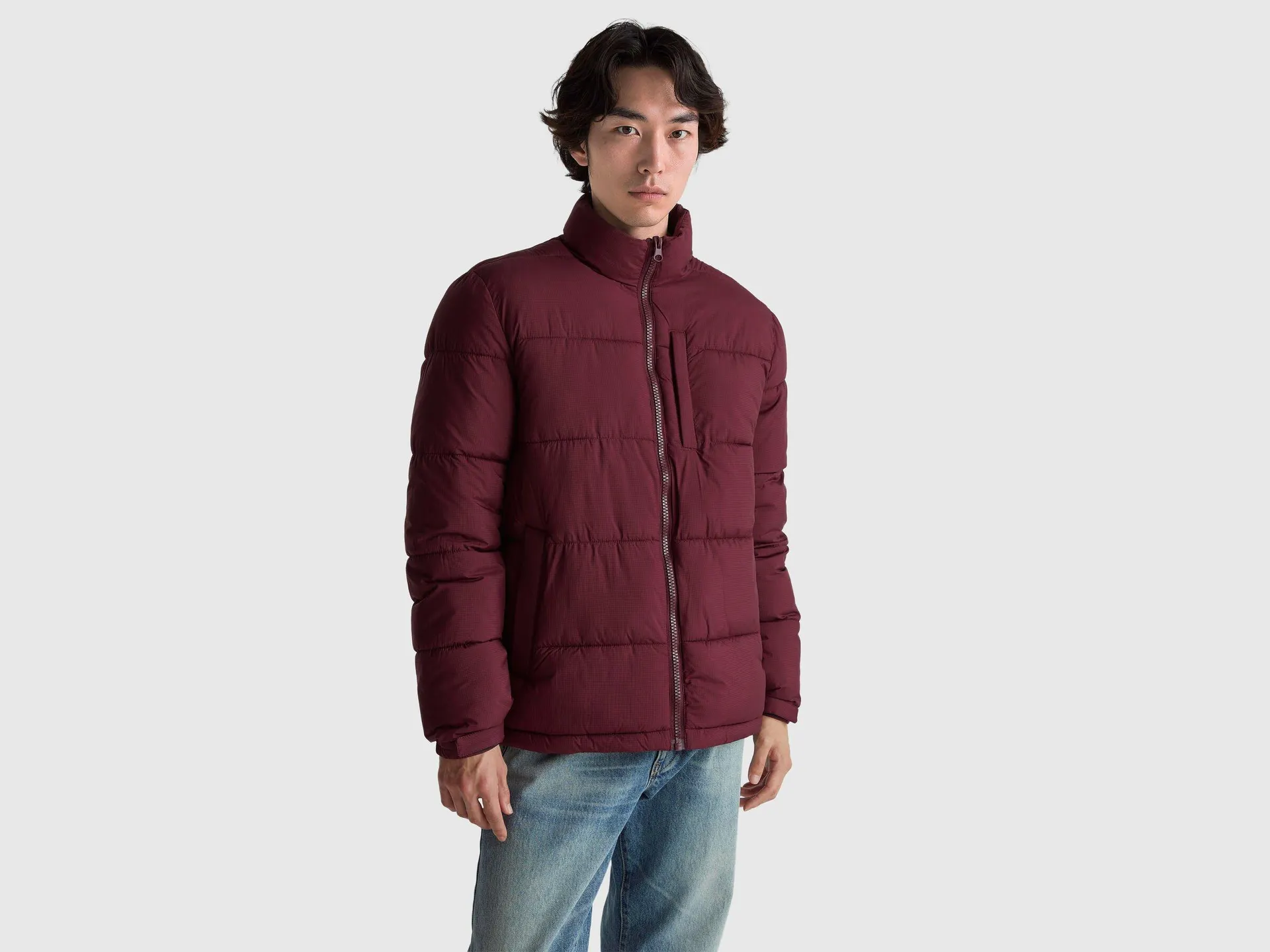 Daunenjacke aus Nylon mit recycelter Wattierung