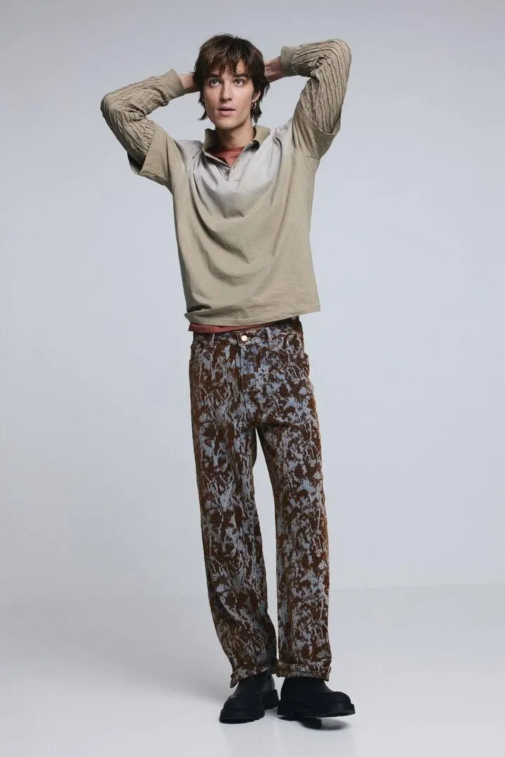 Gerade Hose mit Texturen