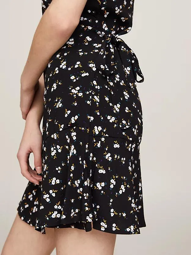 Wickel-Minikleid mit Bindeband und Print