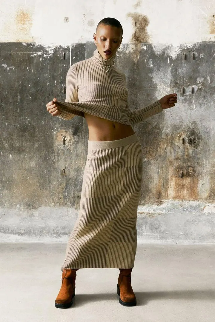 Rollkragenpullover mit Karomuster