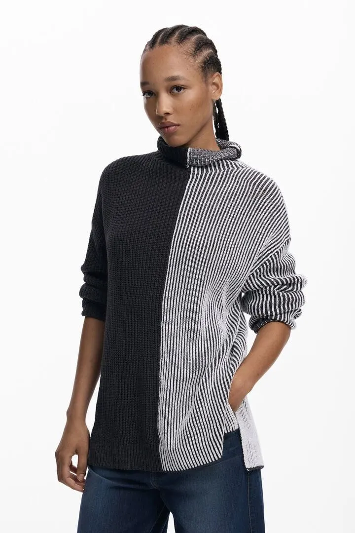 Zweifarbiger gestreifter Pullover