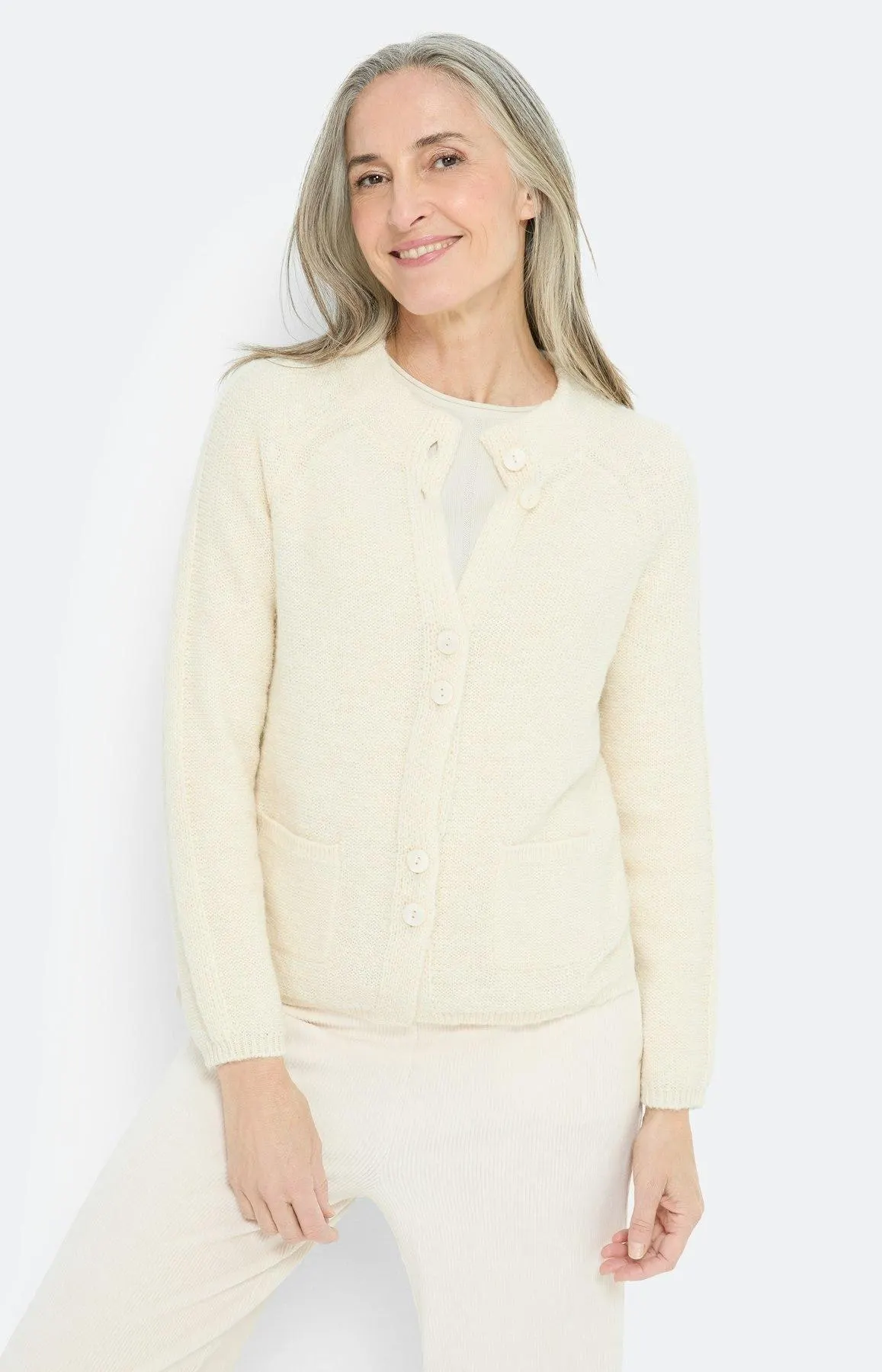 Cardigan mit aufgesetzten Taschen, creme