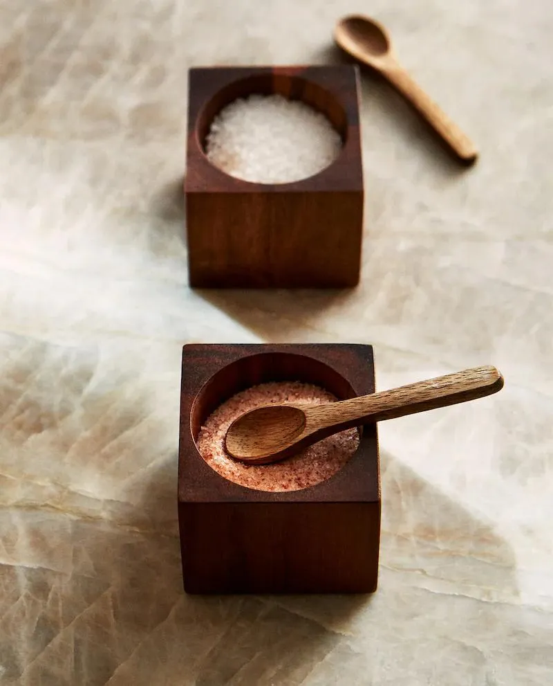 WOODEN SALT AND PEPPER SHAKER SET