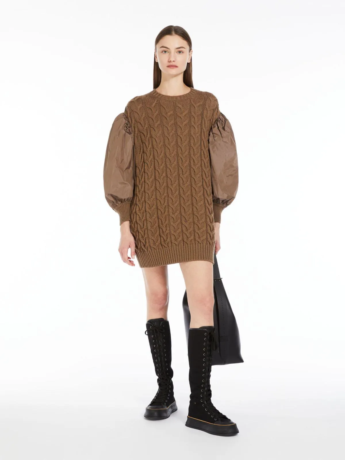 Kleid aus Wolle mit Ballonärmeln