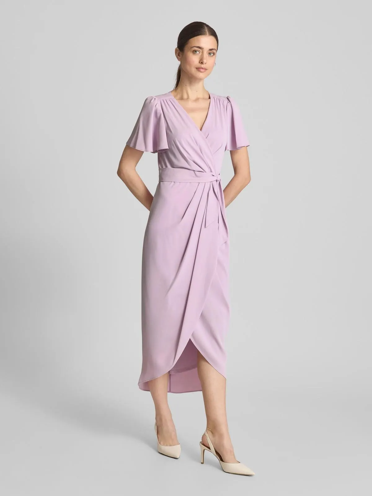 Wickelkleid mit Bindegürtel in flieder