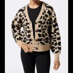 Strickjacke Leo Janina, Knopfleiste