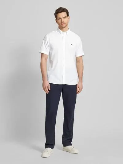 Regular Fit Freizeithemd mit Button-Down-Kragen in weiss