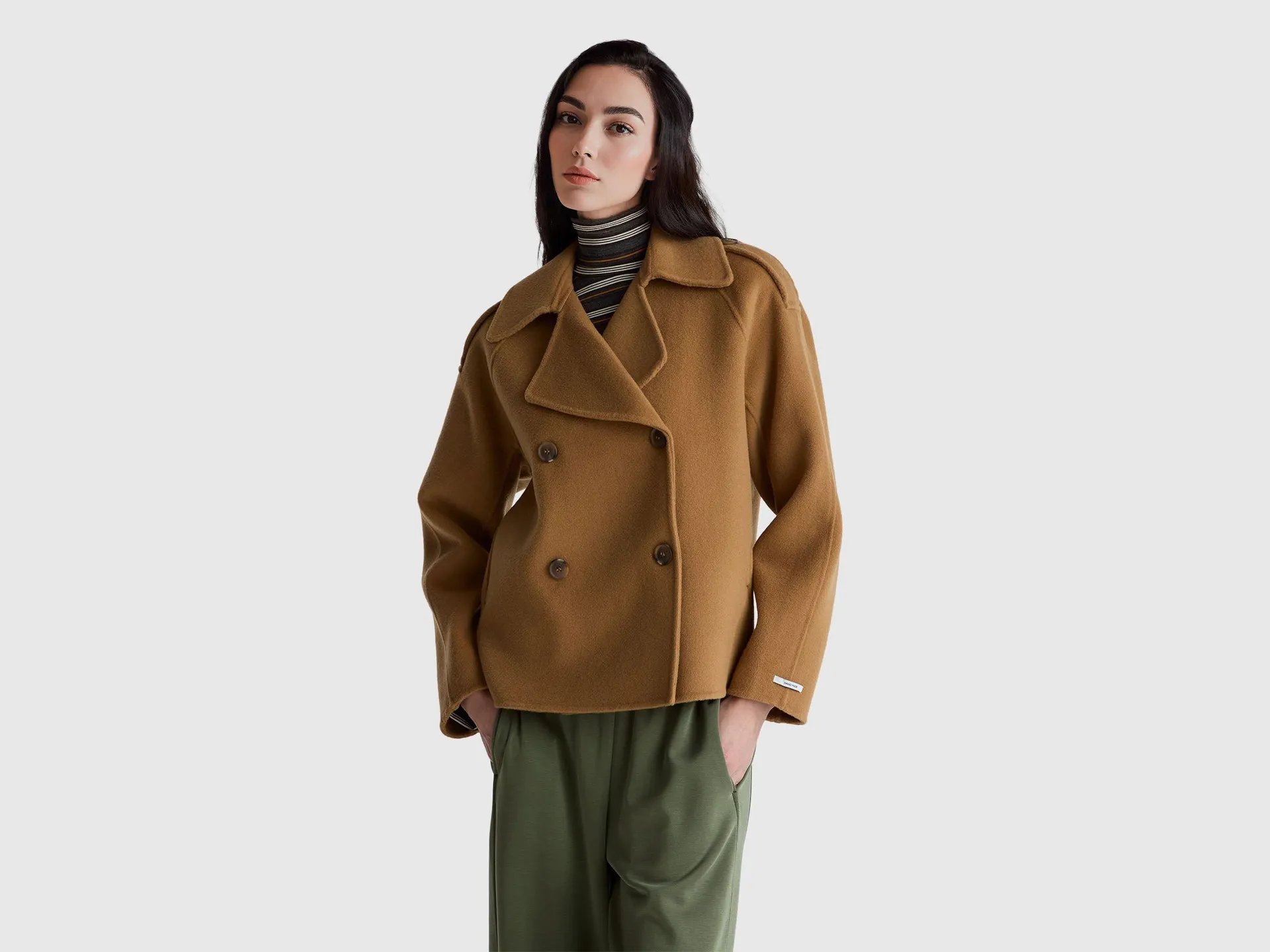 Zweireihiger Mantel aus 100 % Wolle