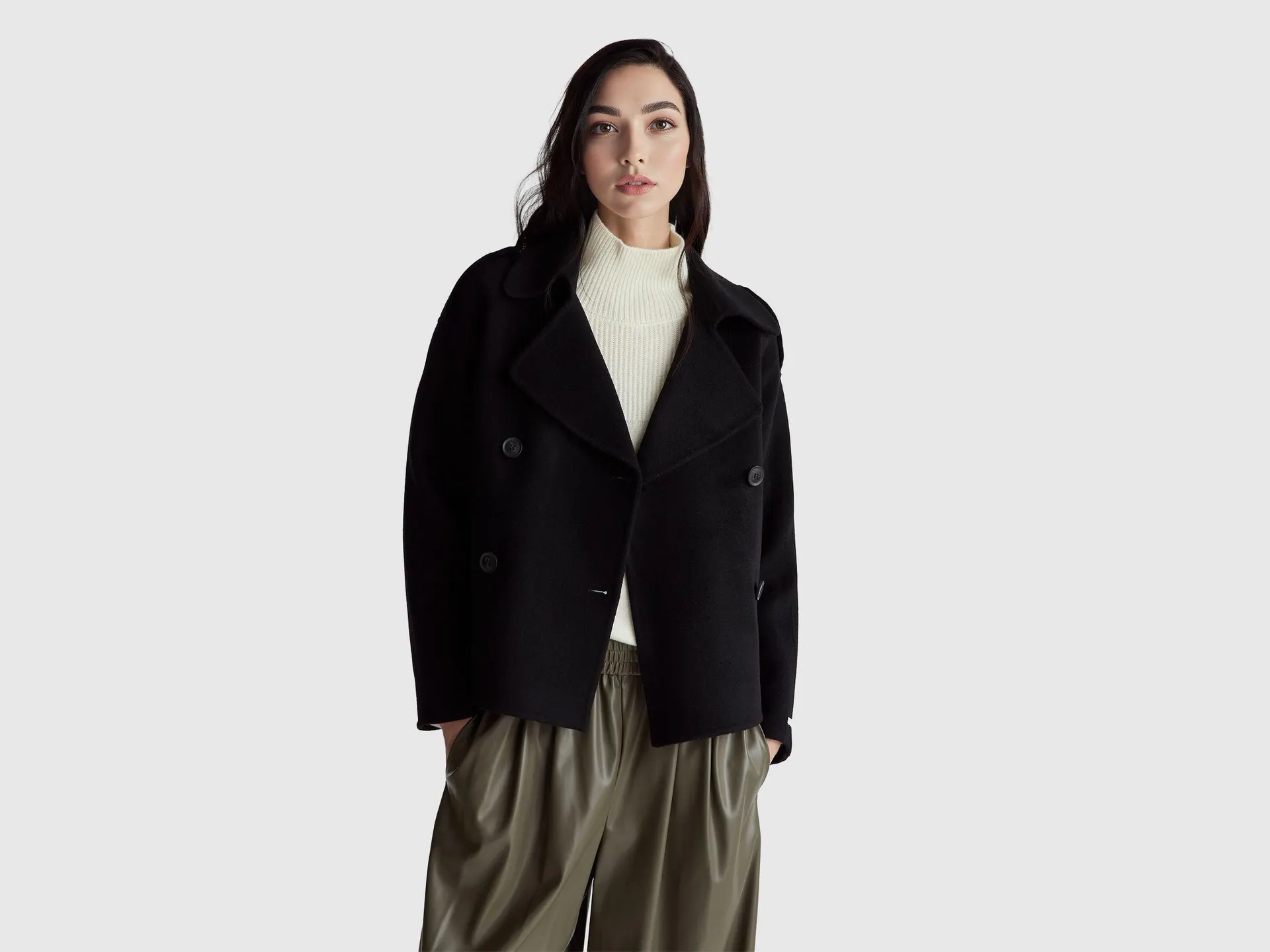 Zweireihiger Mantel aus 100 % Wolle