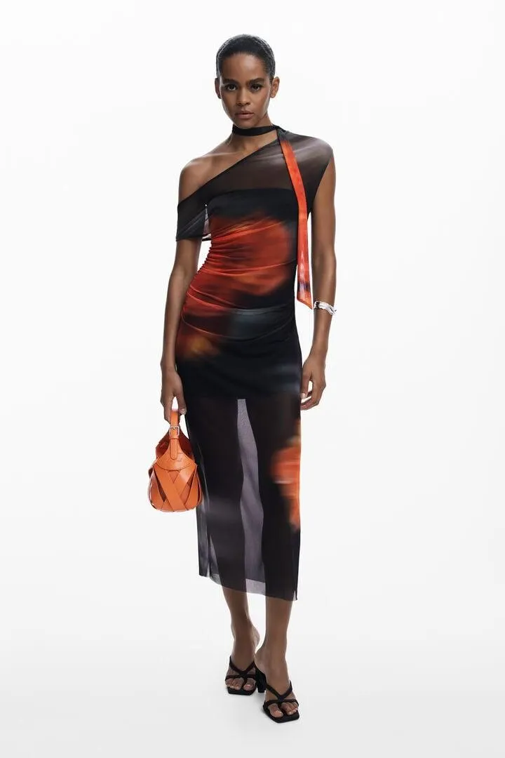 Asymmetrisches drapiertes Blumenkleid