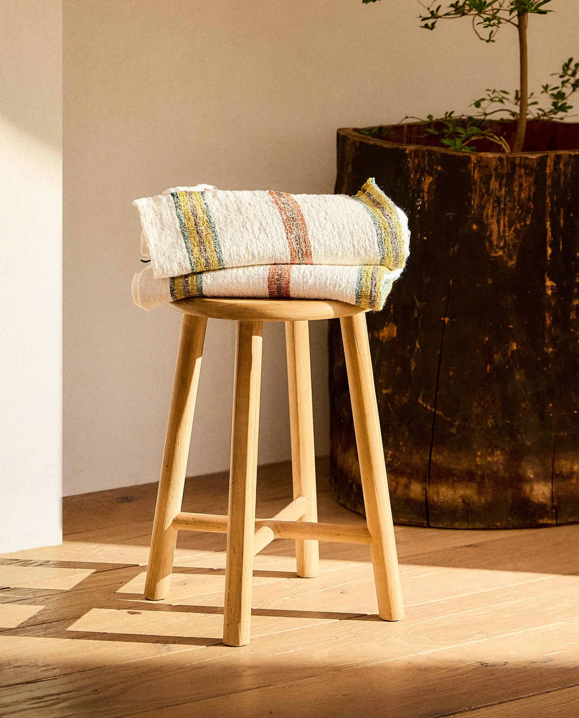 HOCKER ULMENHOLZ