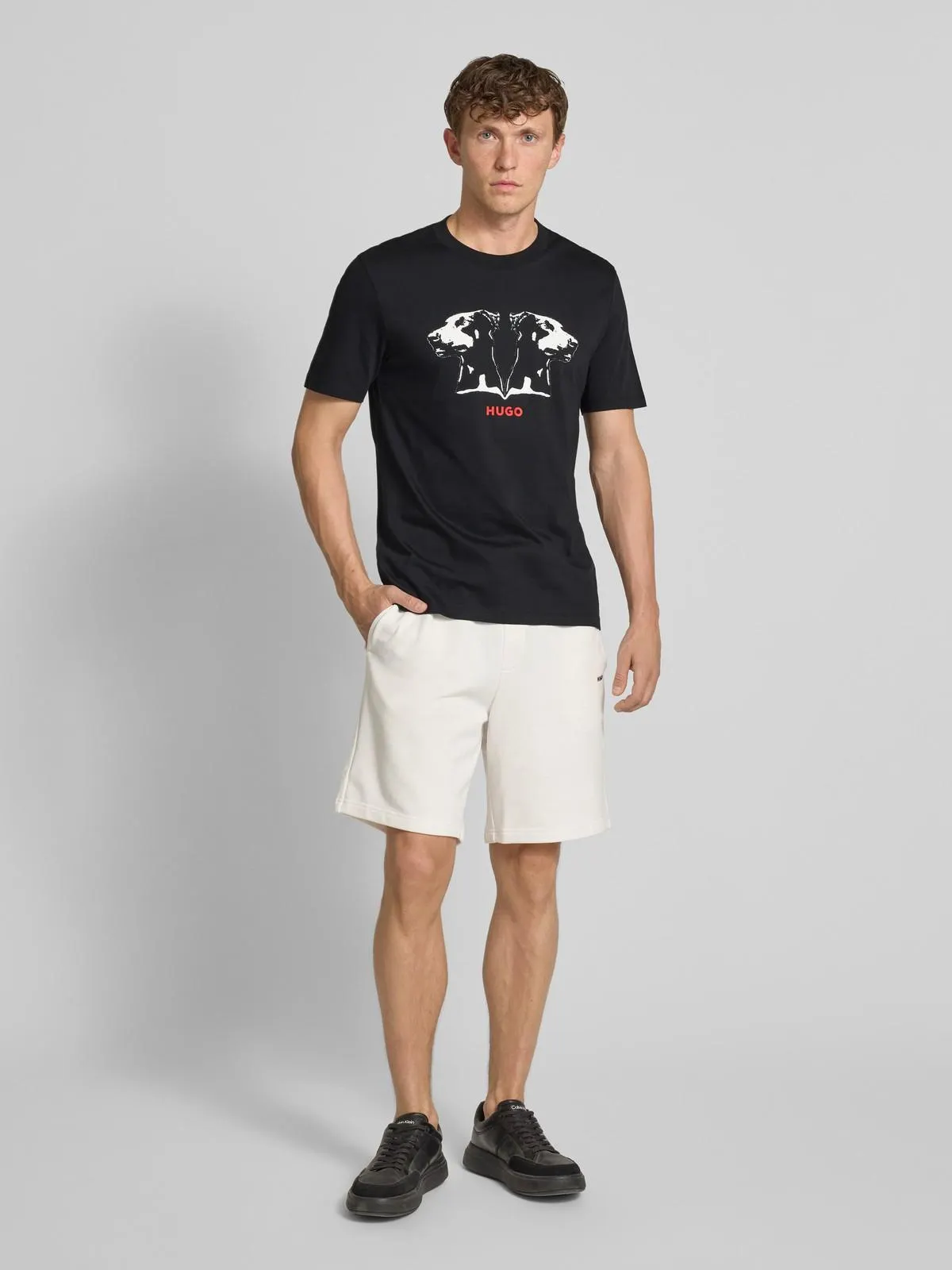 T-Shirt mit Motiv- und Label-Print Modell 'Dobero' in black