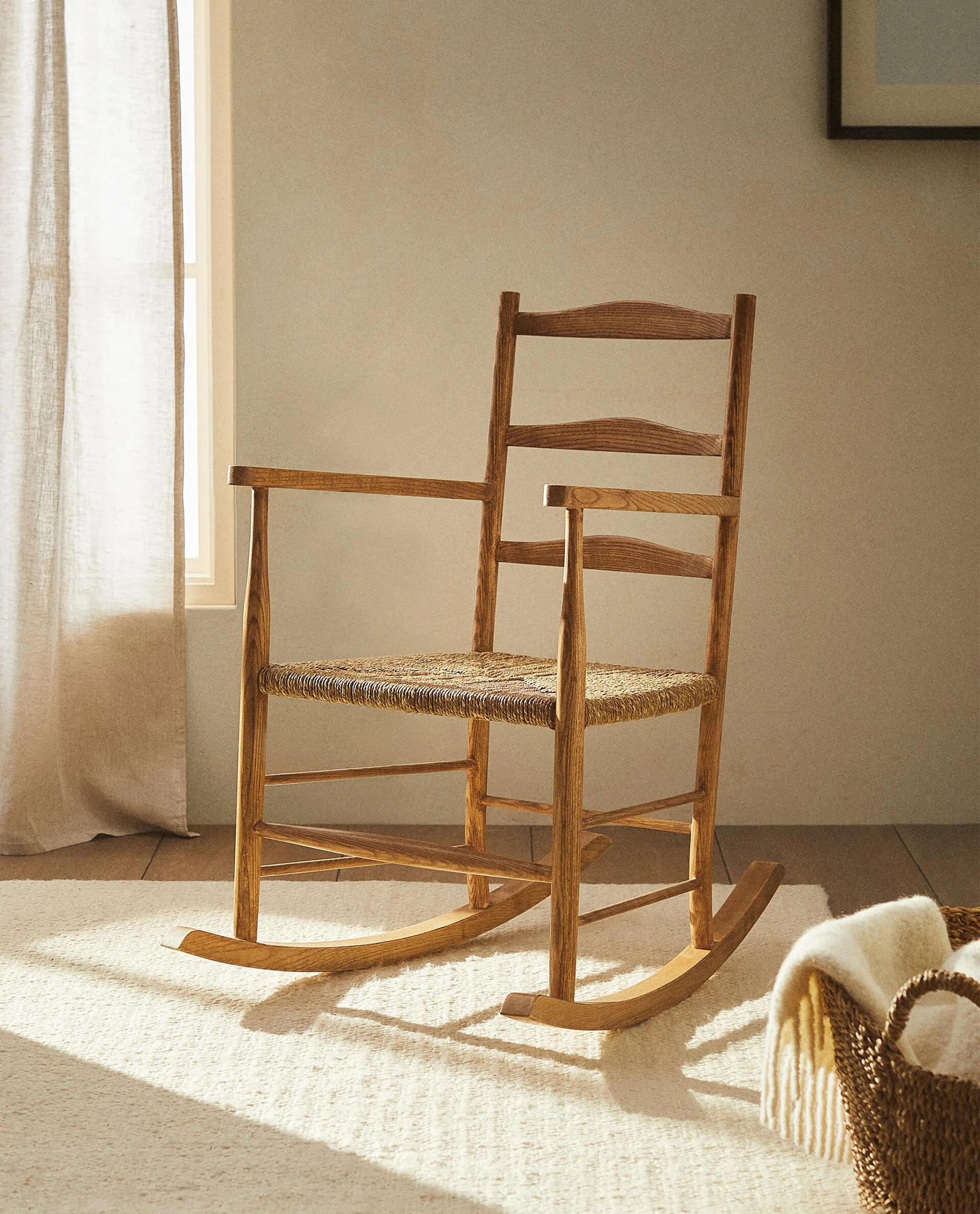 SEDIA A DONDOLO IN LEGNO