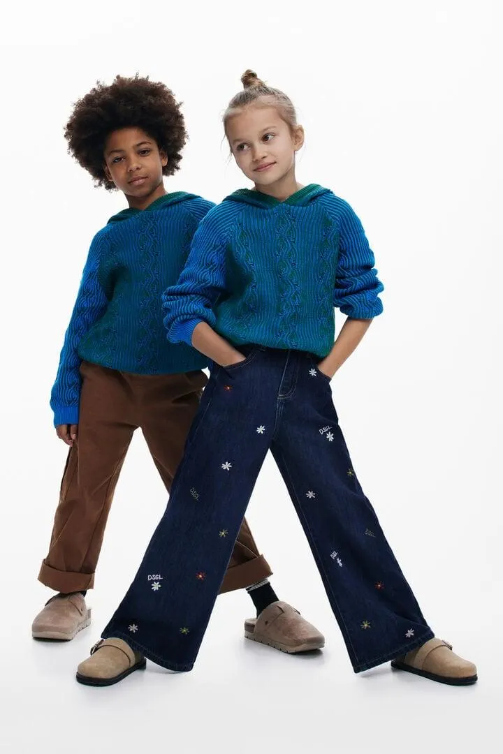 Blaue Kapuzenpullover