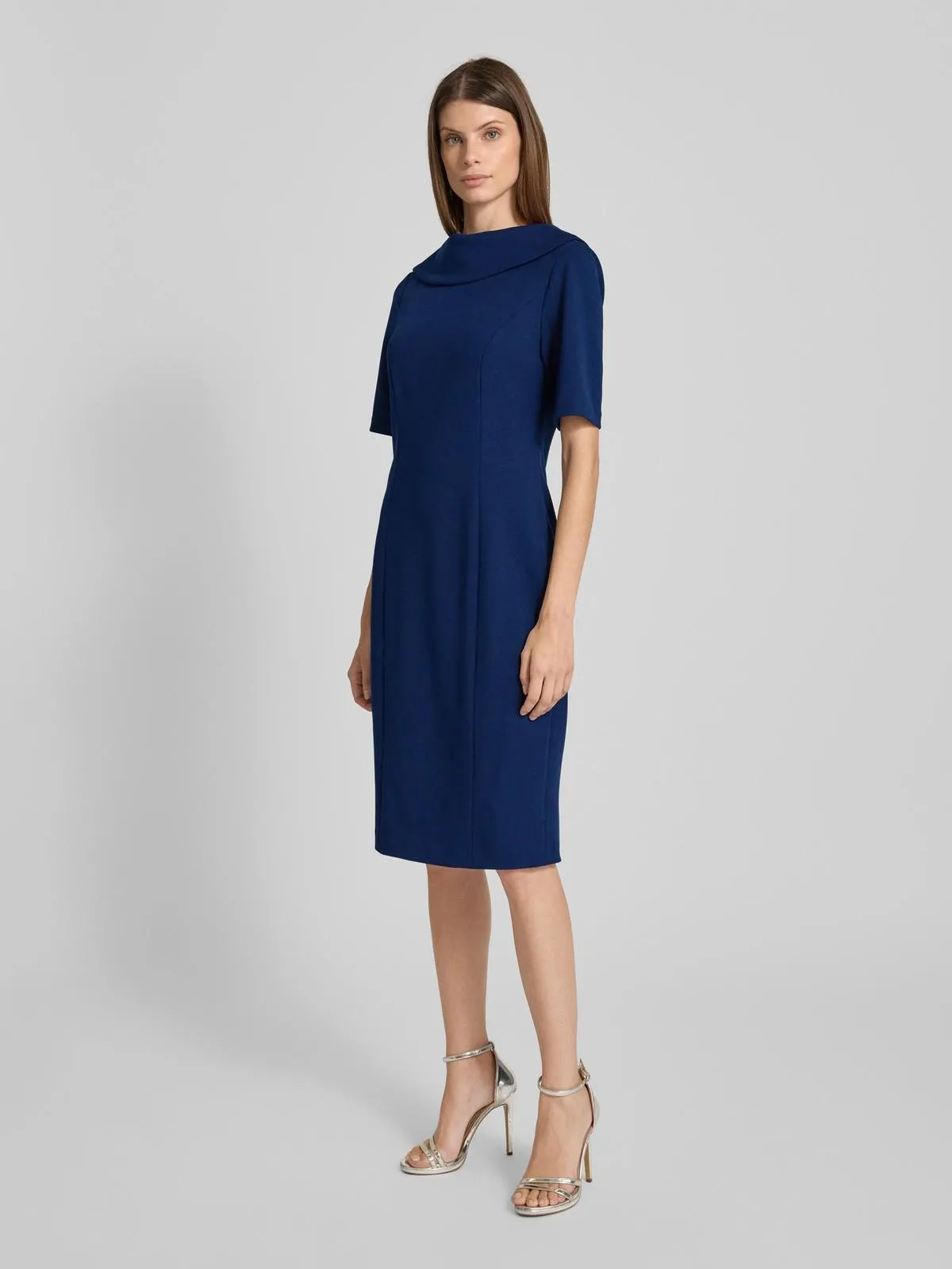 Knielanges Cocktailkleid mit Stehkragen in marine