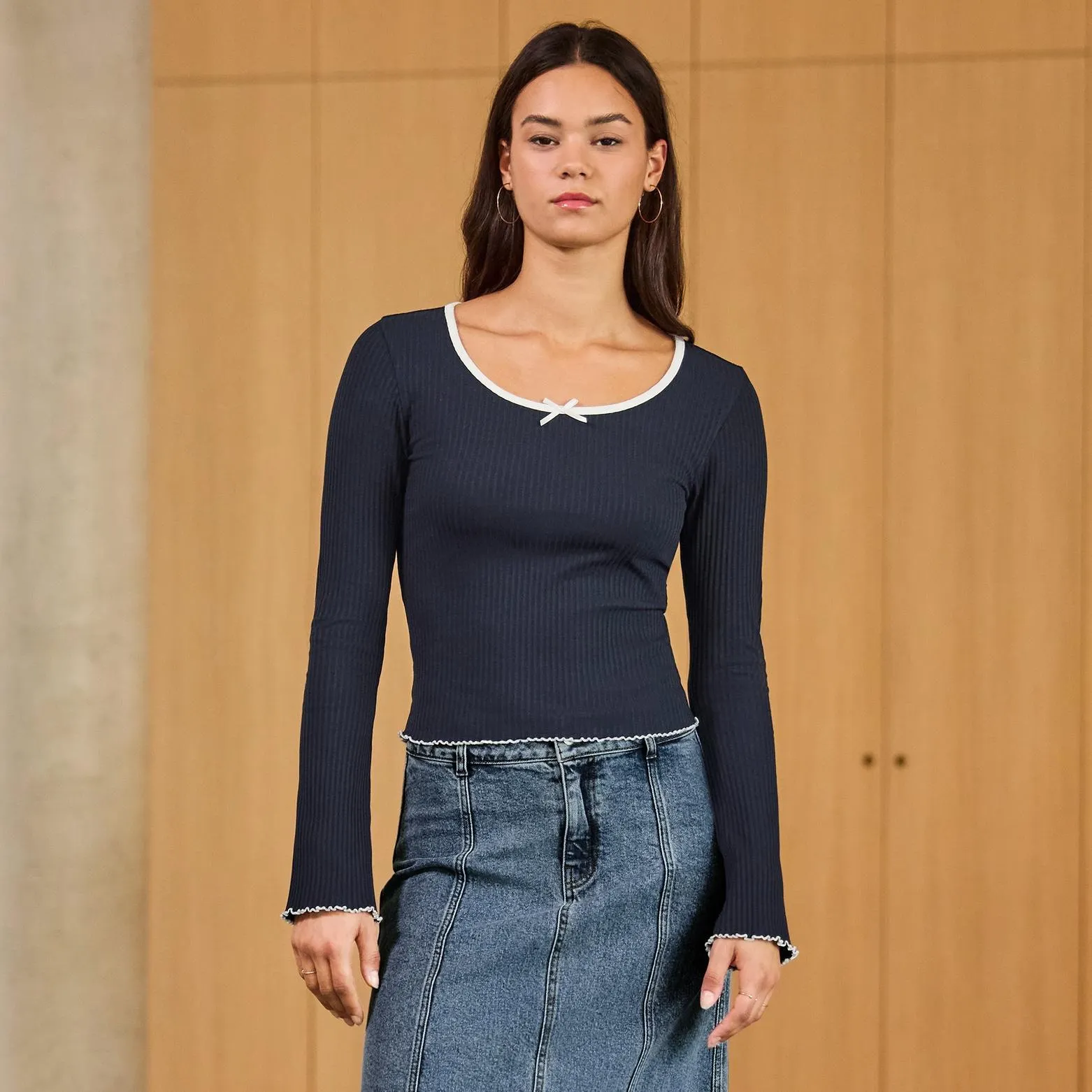 Damen-Langarmshirt mit gewelltem Saum