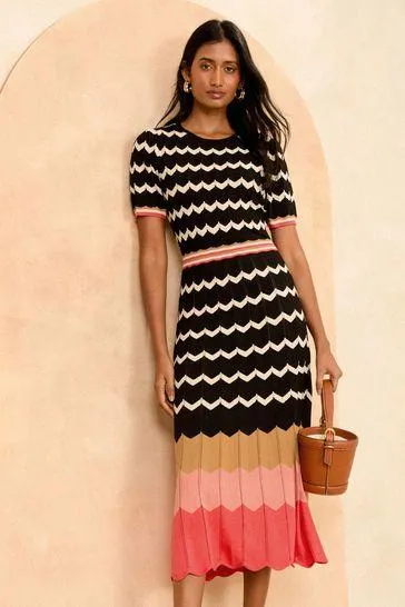 Love & Roses Compact Leichtes Midikleid aus Strick mit Ziernähten