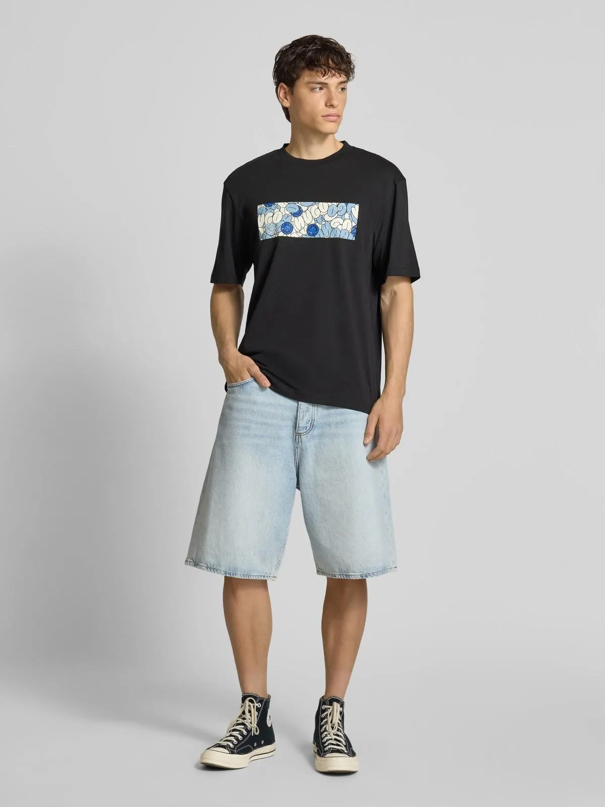 T-Shirt mit Motiv-Print Modell 'Nurix' in black