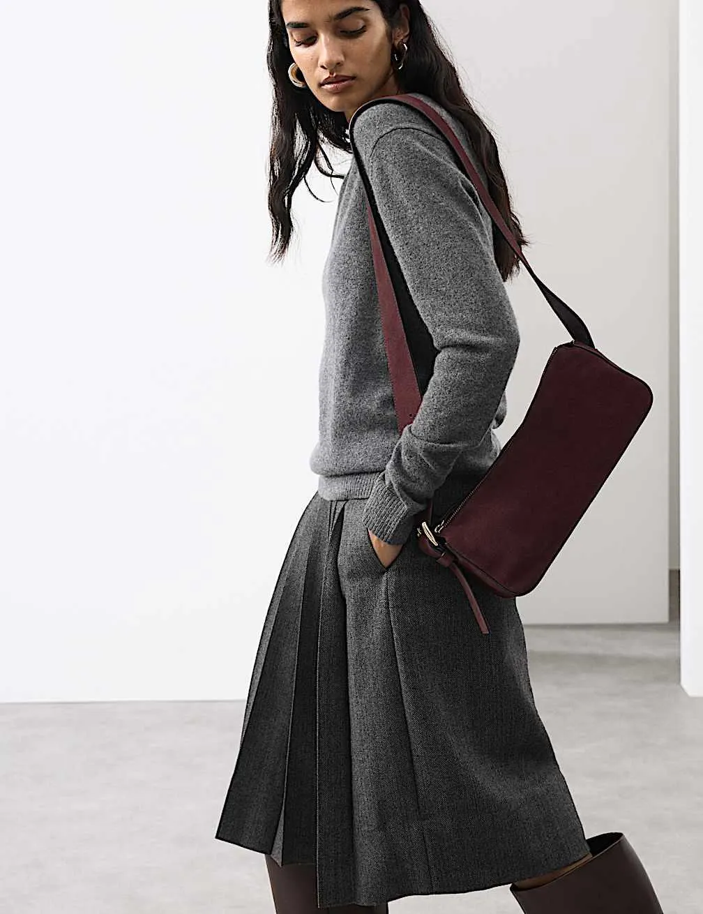 Rechteckige Wildleder-Umhängetasche