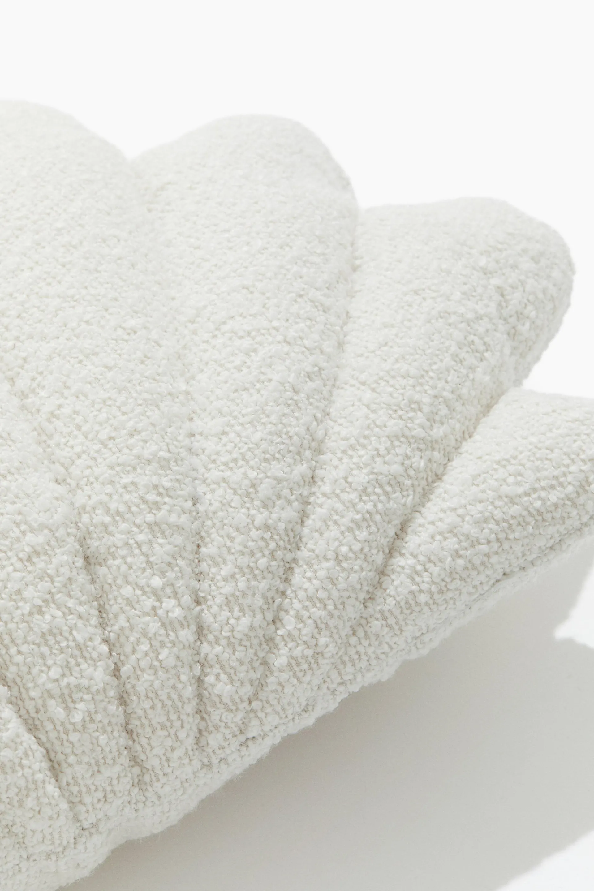 Kissen mit Bouclé-Bezug