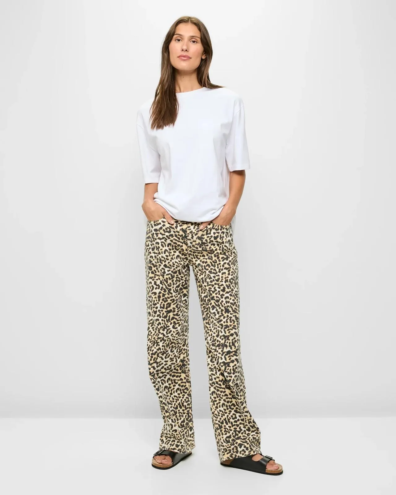 Loose Fit Mid Rise Full Length Wide Leg Denim Jeans - Imogen