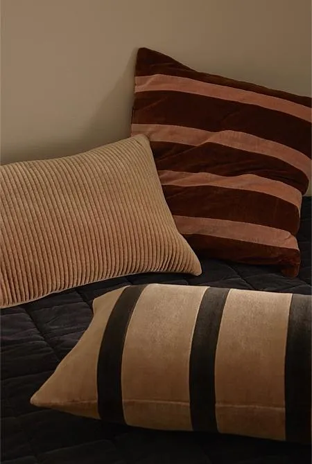 Marlon Organically Grown Cotton Velvet 40x60 Cushion