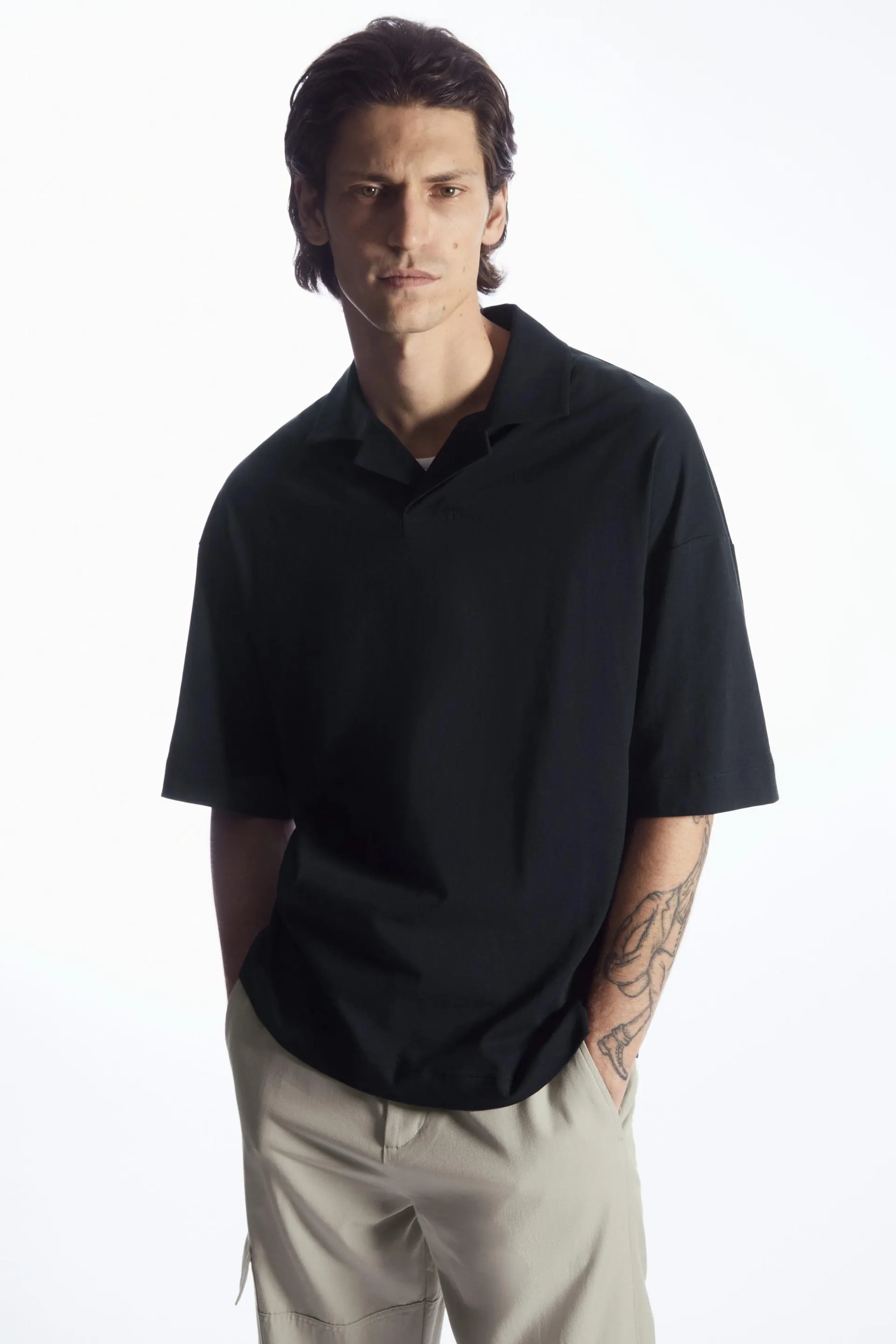 OVERSIZED OPEN-COLLAR POLO-SHIRT