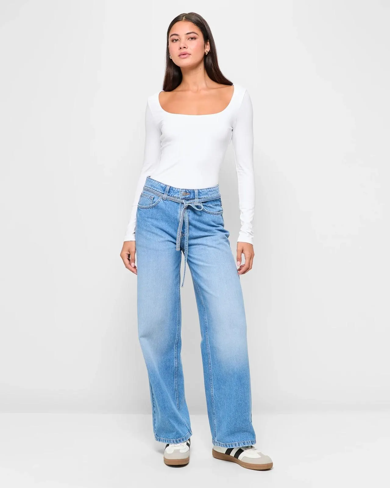 Mid Rise Baggy Leg Denim Jeans - Lily Loves - Light Wash