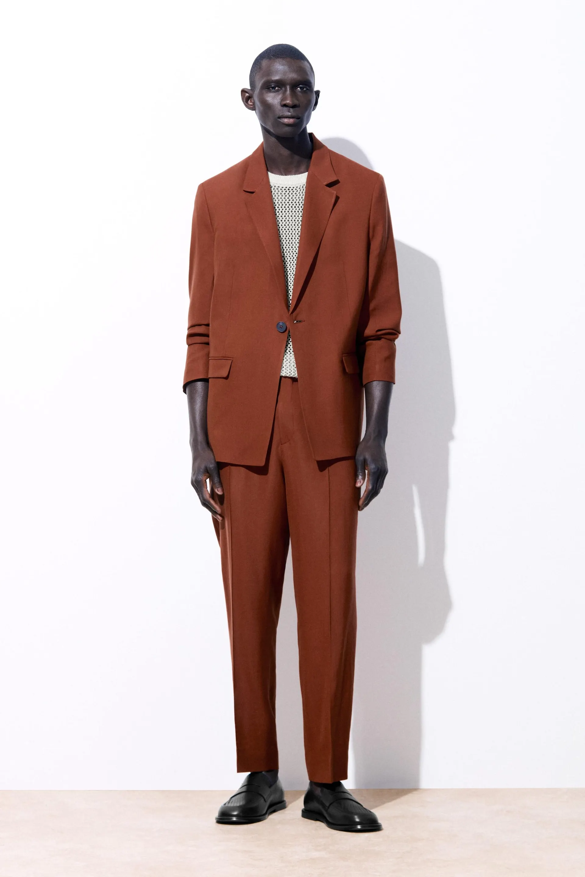 THE TAPERED WOOL TWILL SUIT TROUSERS