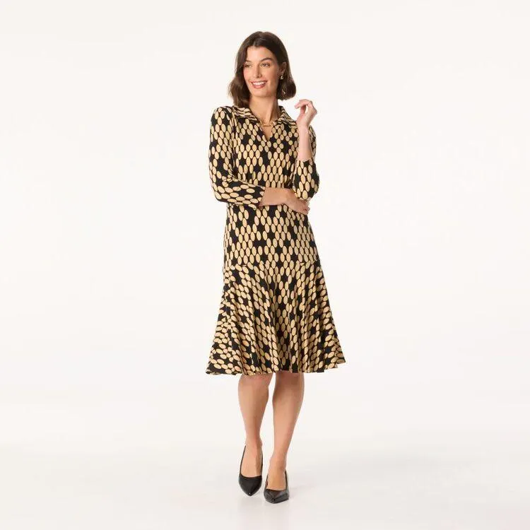 Jane Lamerton Women's Jersey Clasp Front Chain Print Dress Camel