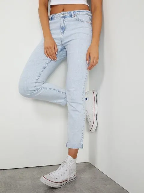 Hayley Boyfriend Clean Jean