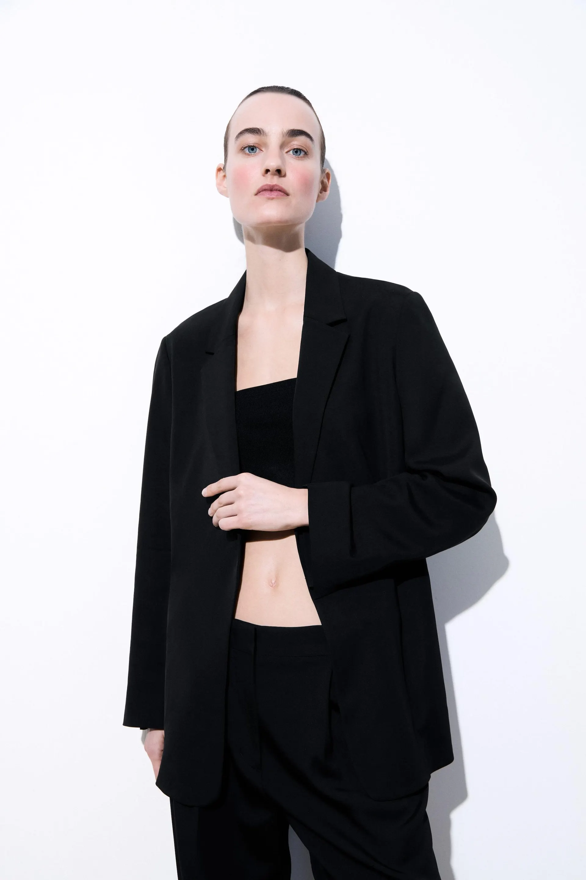 THE RELAXED BELTED BLAZER