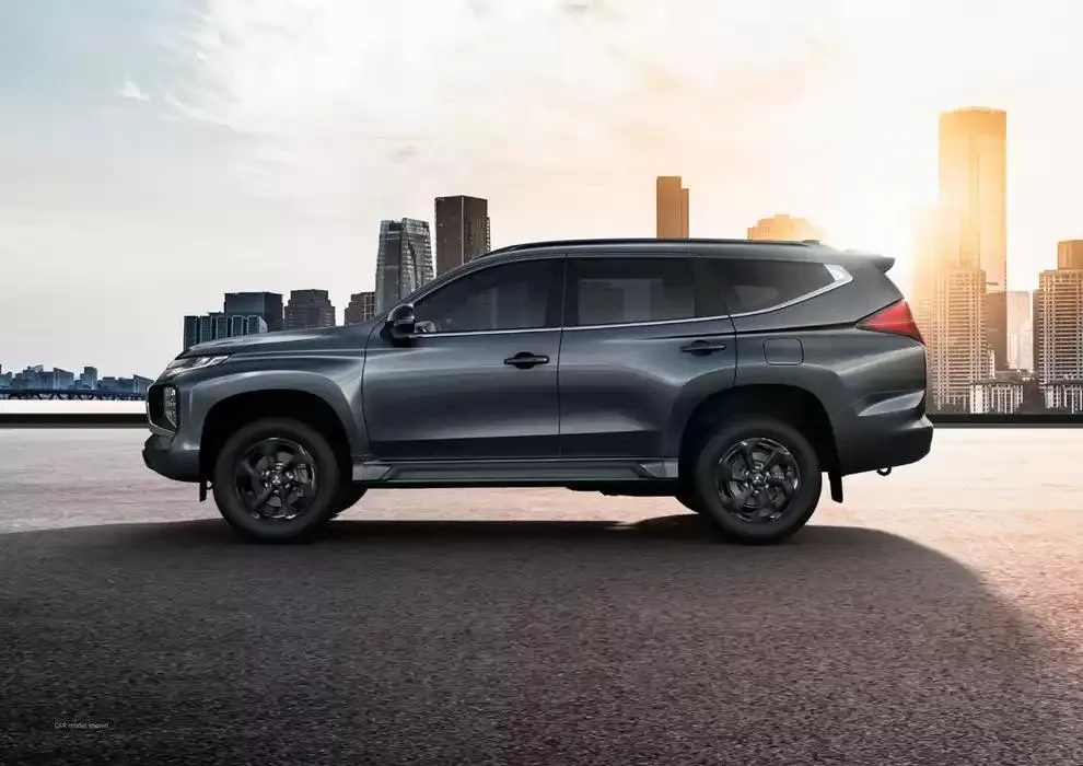 Pajero Sport  - Catalogue valid from 6 January to 31 December 2025 - page 10