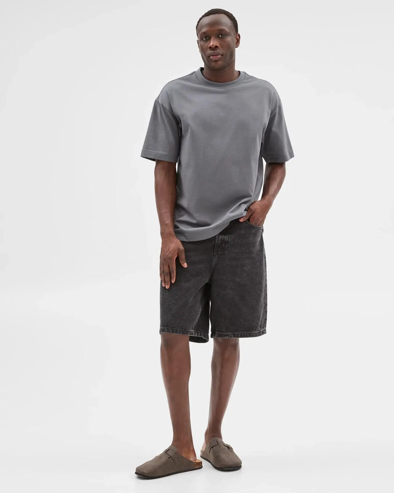 Loose Denim Shorts - Commons - Blackwash