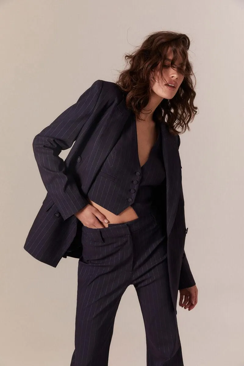 sloane pin stripe blazer in navy pinstripe
