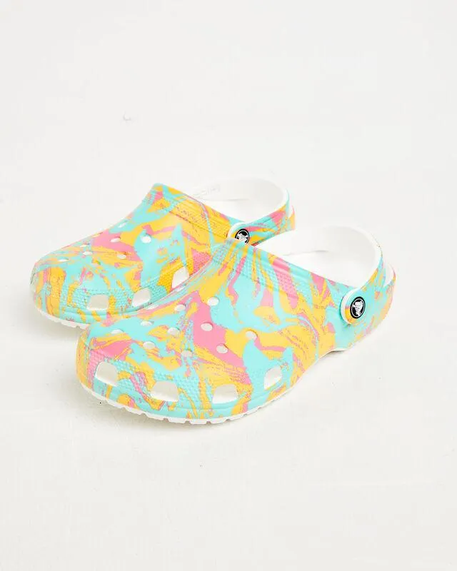 Classic Island Escape Clogs in Hyper Pink