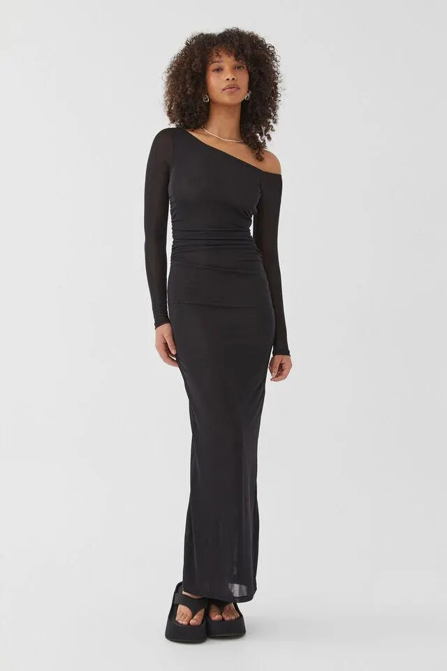 Scarlett Off Shoulder Maxi Dress