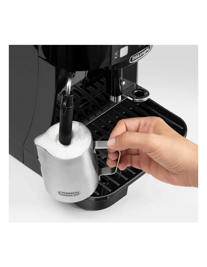 Magnifica Fully Automatic Coffee Machine ECAM12122B