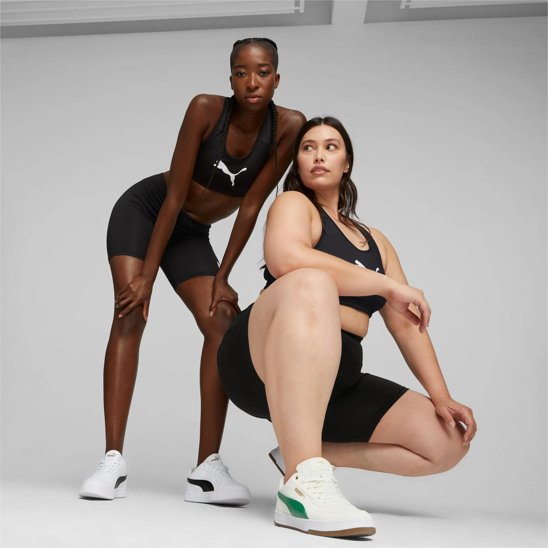 Mallas cortas para mujer Essentials Logo