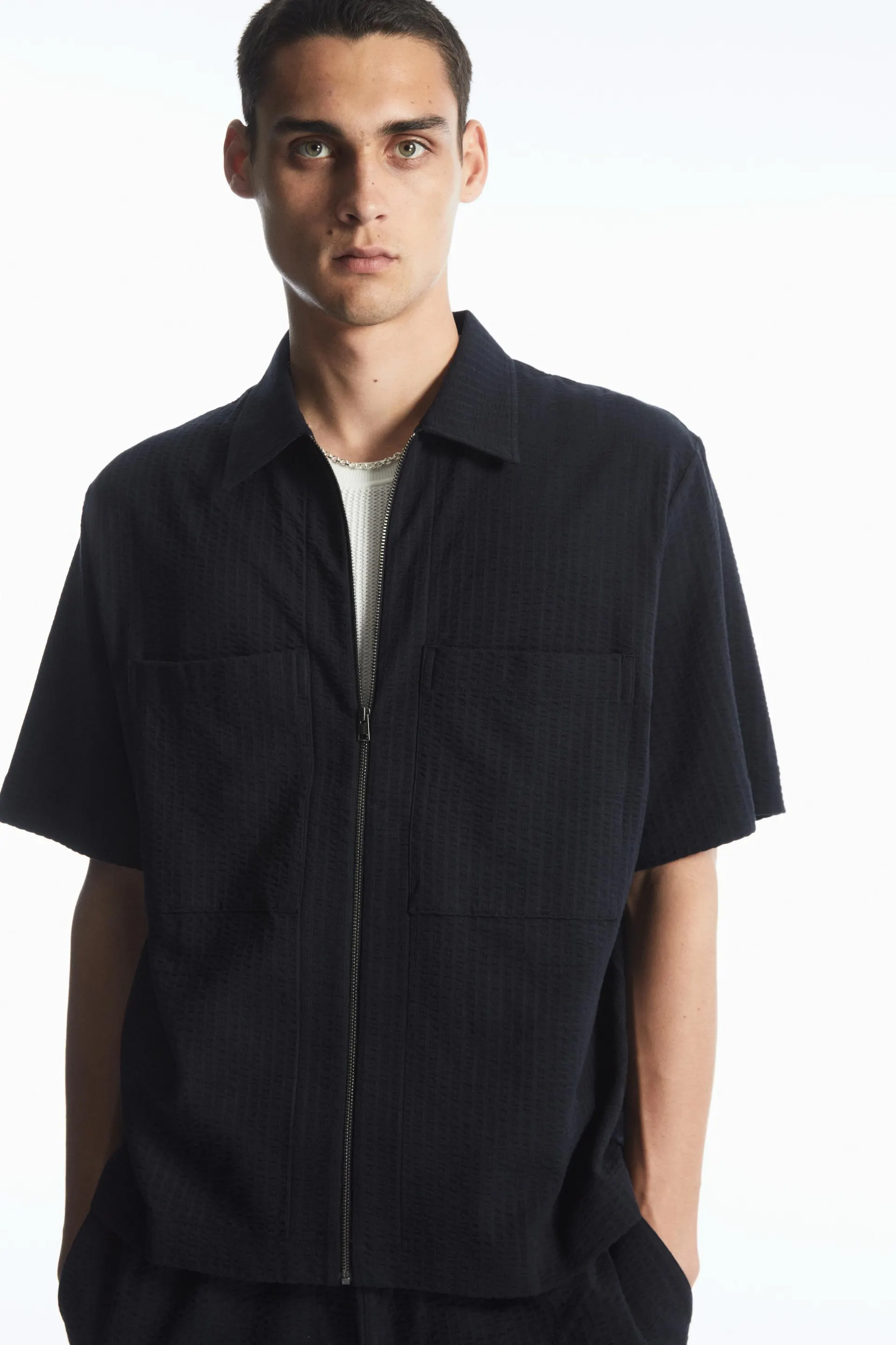 SEERSUCKER ZIP-UP SHIRT