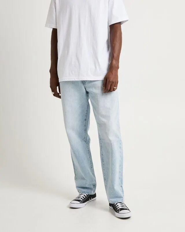 568 Stay Loose Jeans Baby Blue Essentials