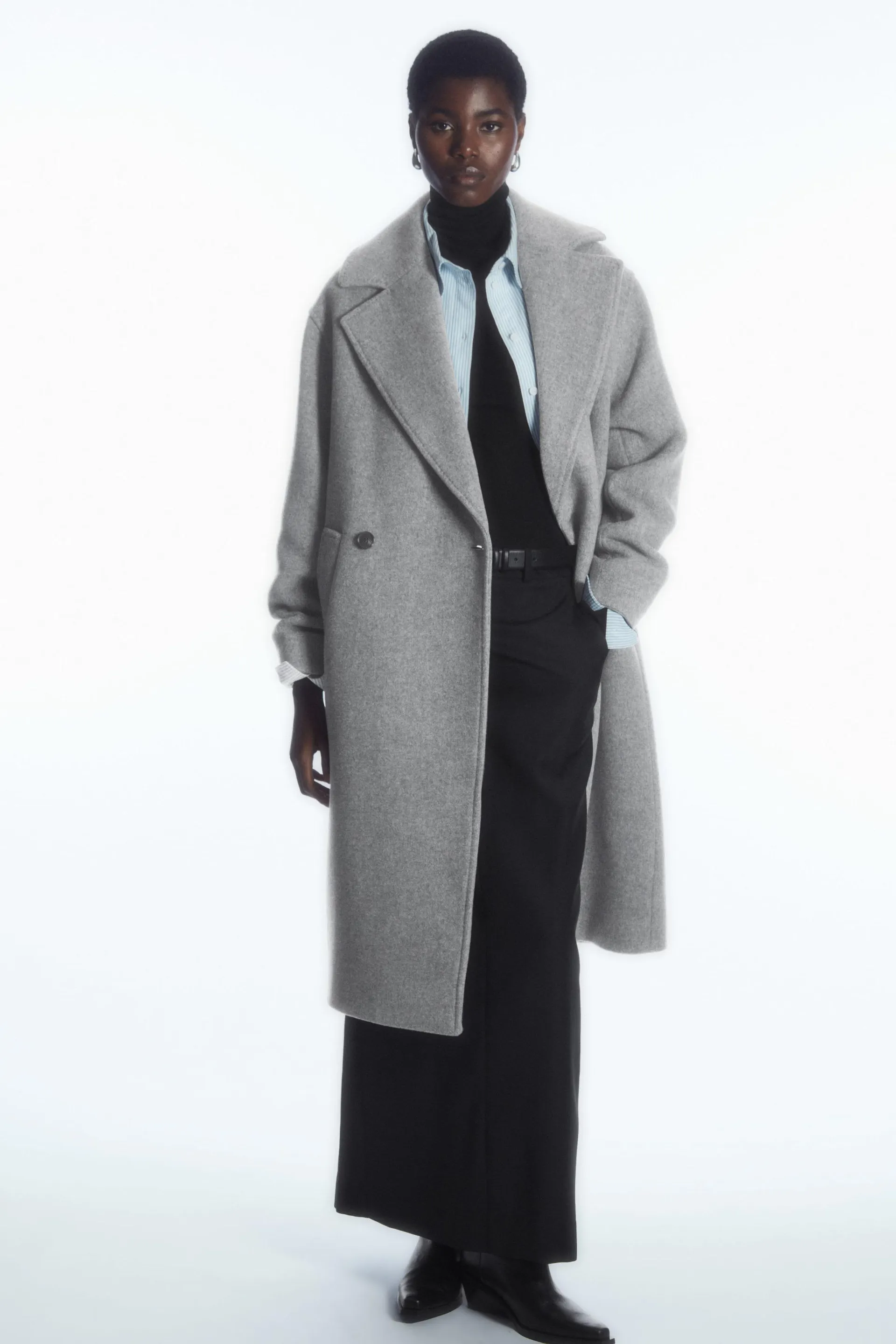 OVERSIZED DOUBLE-BREASTED WOOL COAT