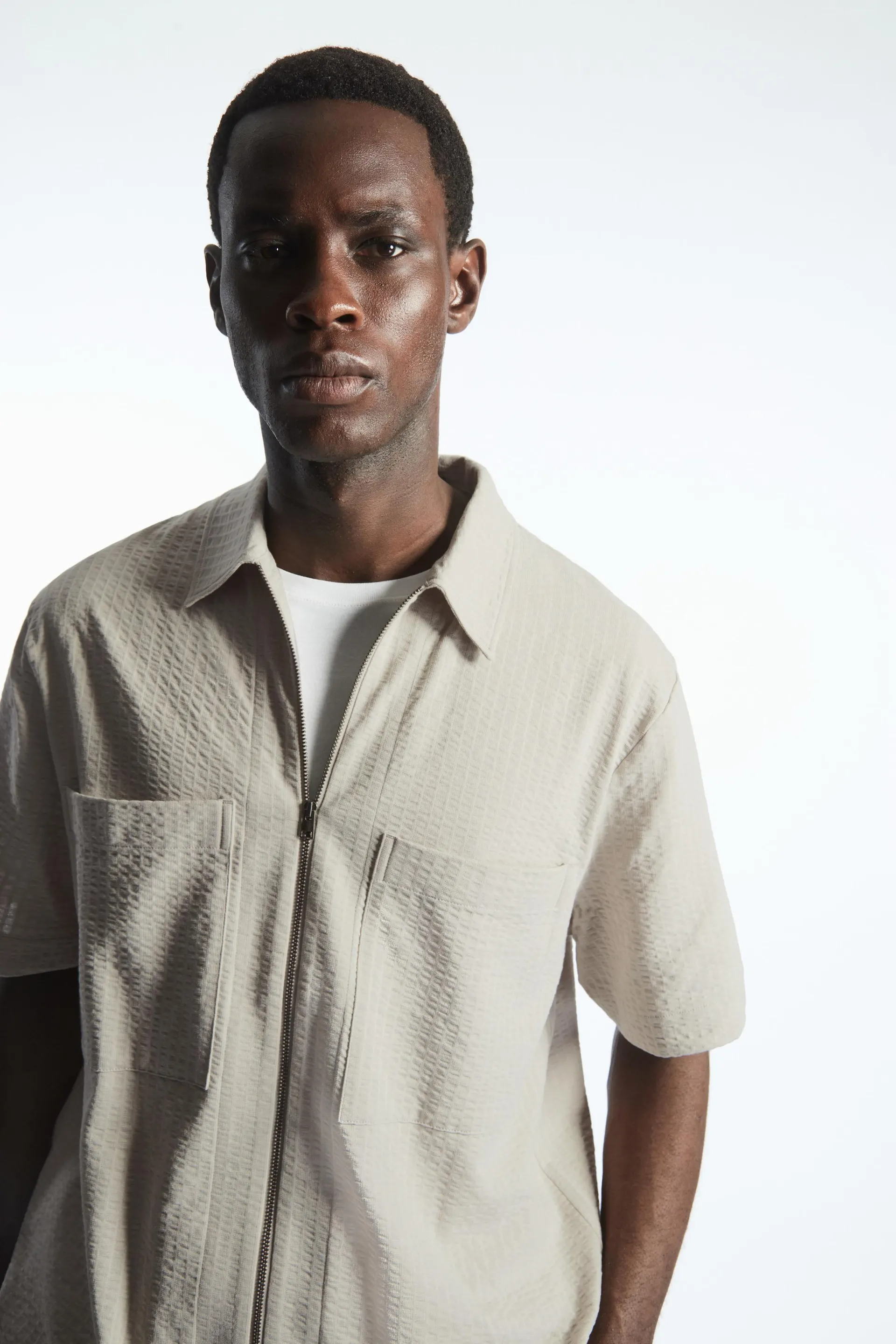 SEERSUCKER ZIP-UP SHIRT